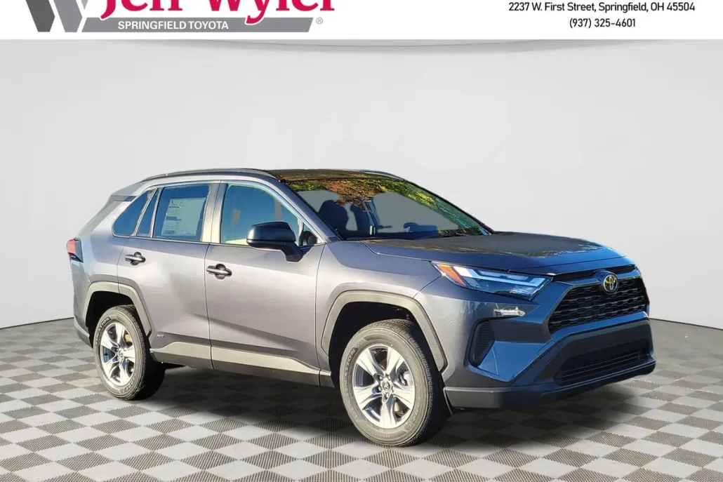 2025 Toyota RAV4 Hybrid LE photo 1
