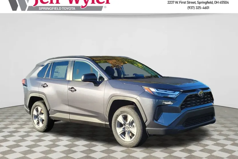 2025 Toyota RAV4 Hybrid LE photo 1