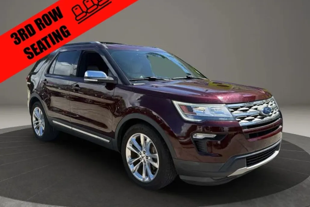 2018 Ford Explorer XLT Sport photo 1