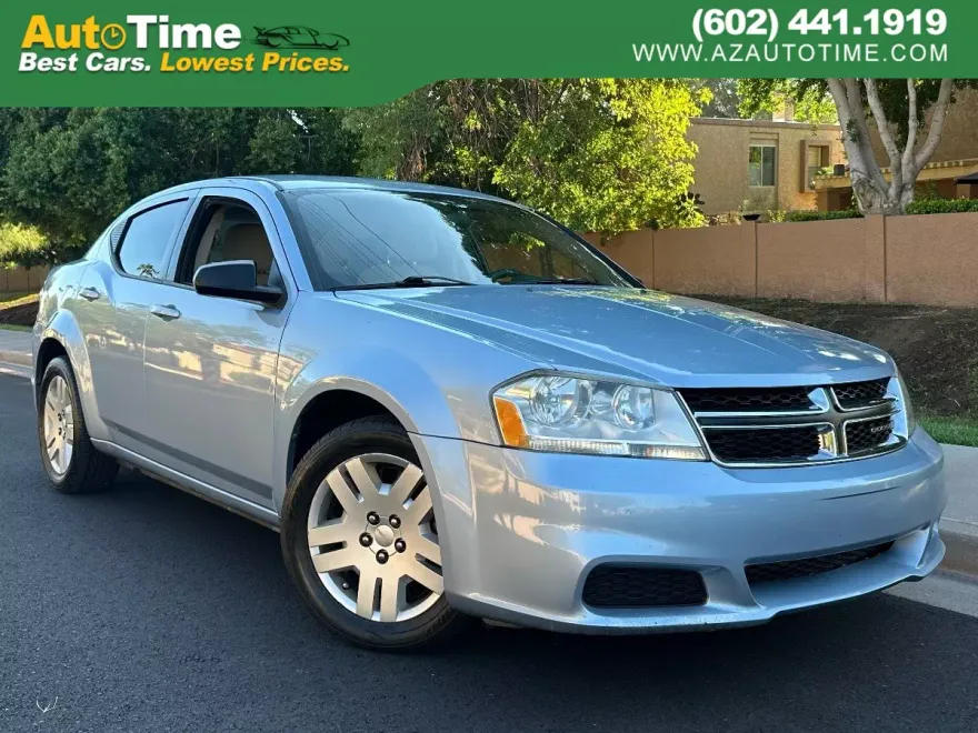 2013 Dodge Avenger SE photo 1