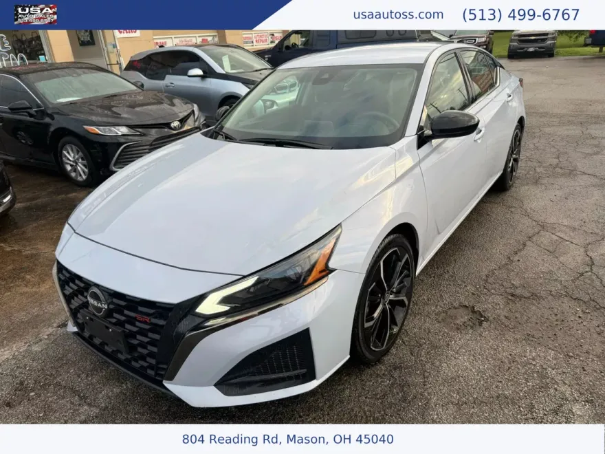 2023 Nissan Altima 2.5 SR photo 1