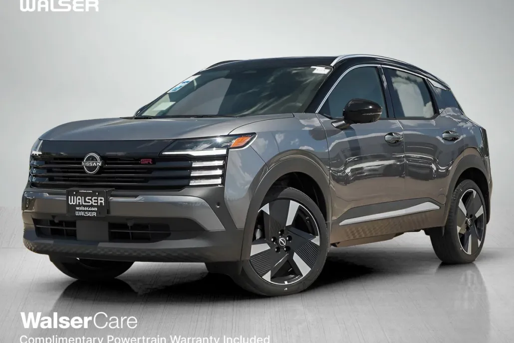 2025 Nissan Kicks SR photo 1