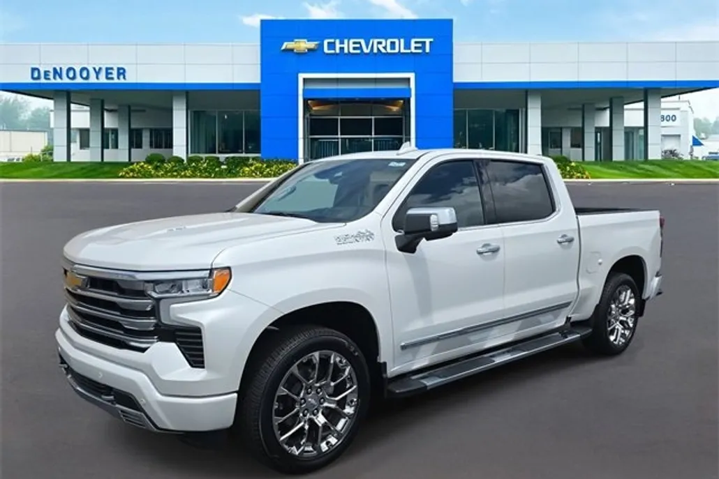 2025 Chevrolet Silverado 1500 High Country photo 1