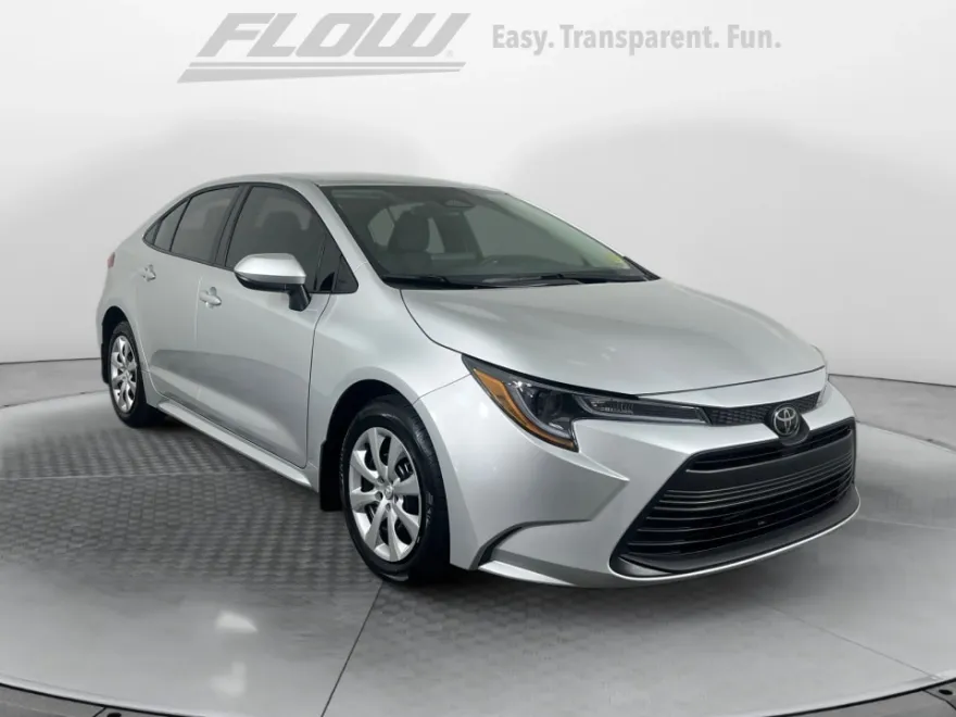 2025 Toyota Corolla LE photo 1