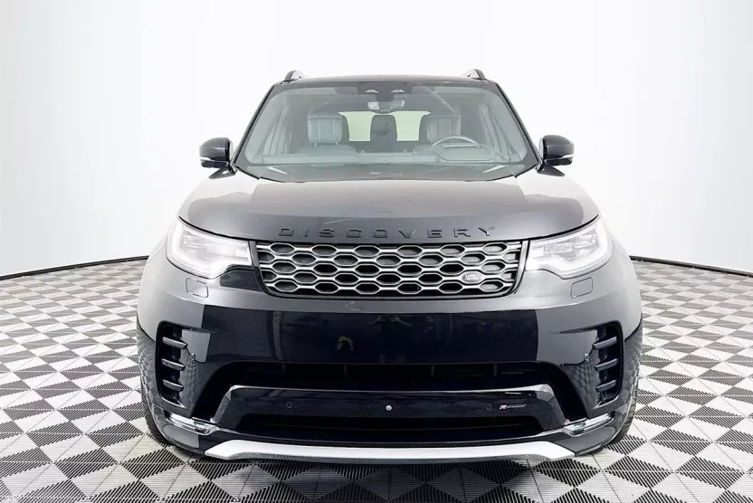 2023 Land Rover Discovery Metropolitan Edition photo 1