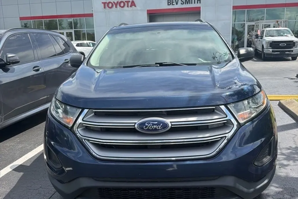 2017 Ford Edge SE photo 1