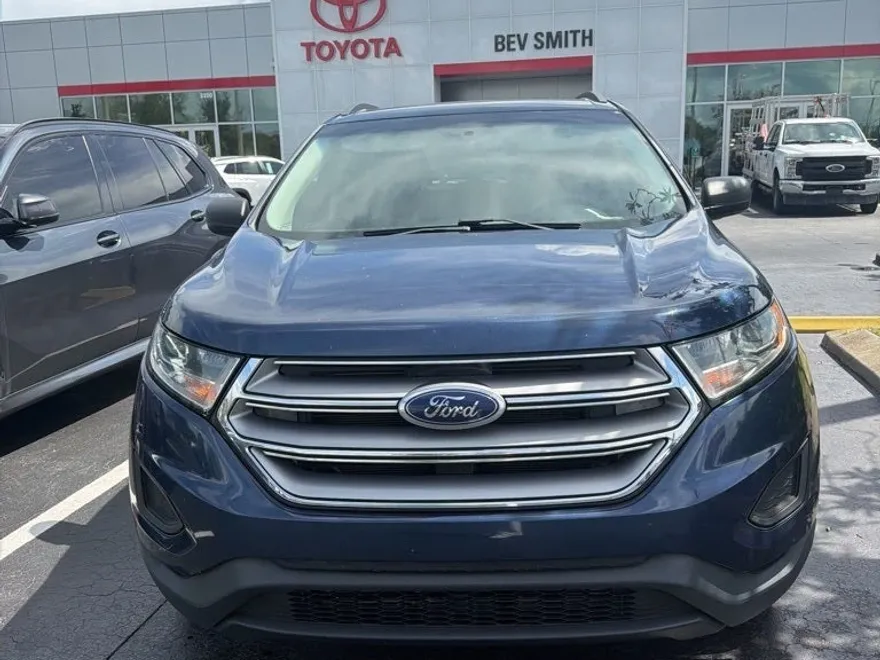 2017 Ford Edge SE photo 1