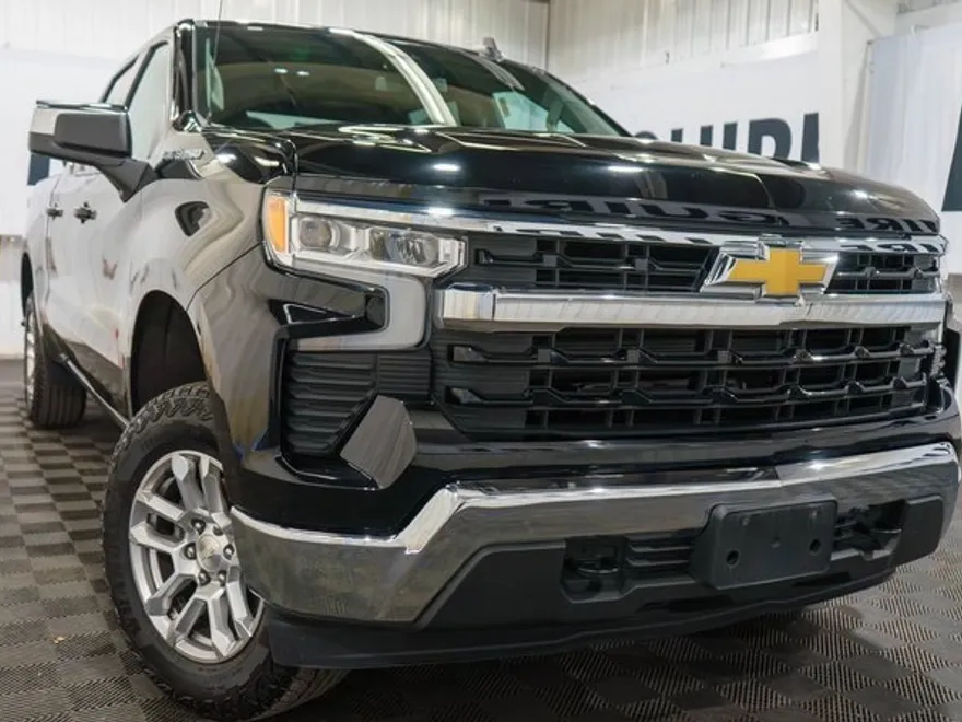 2022 Chevrolet Silverado 1500 LT photo 1