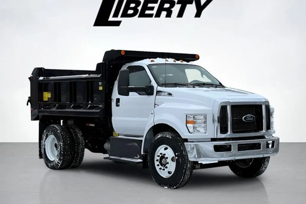 2024 Ford F-650 photo 1