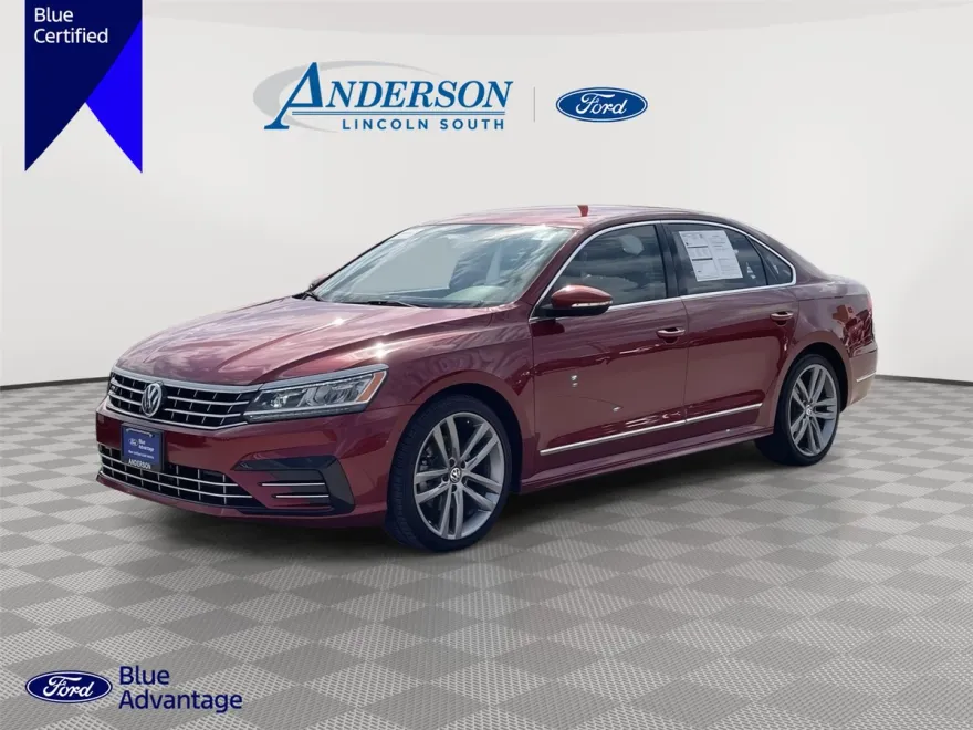 2016 Volkswagen Passat R-Line photo 1