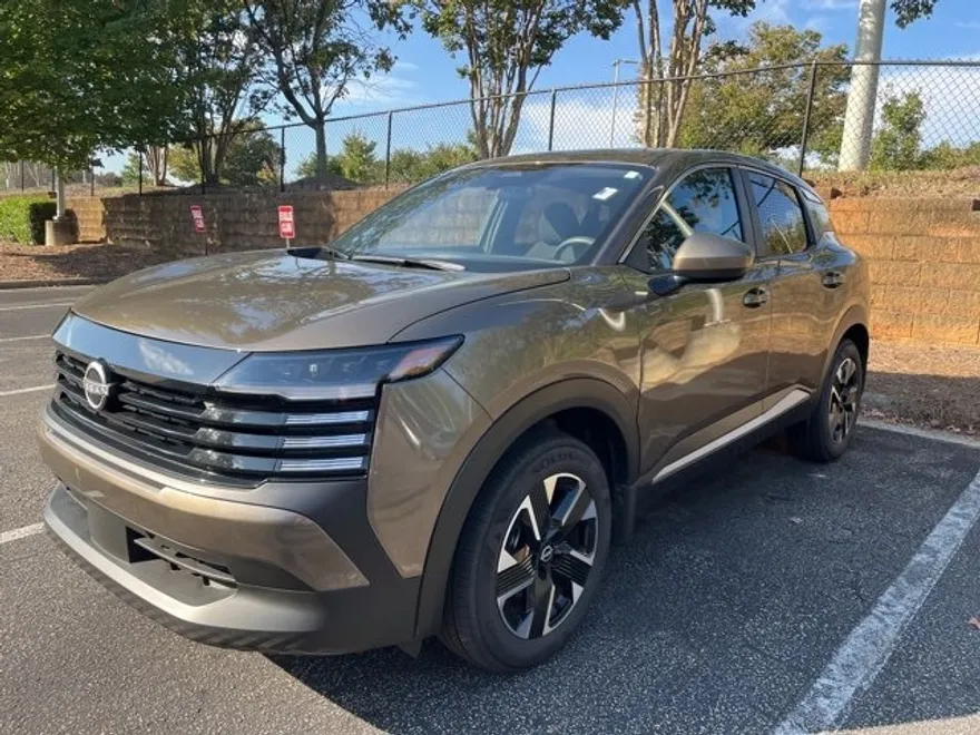 2025 Nissan Kicks SV photo 1