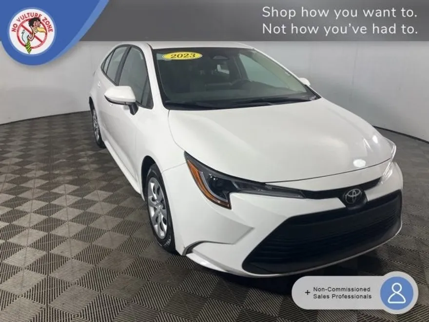 2023 Toyota Corolla LE photo 1