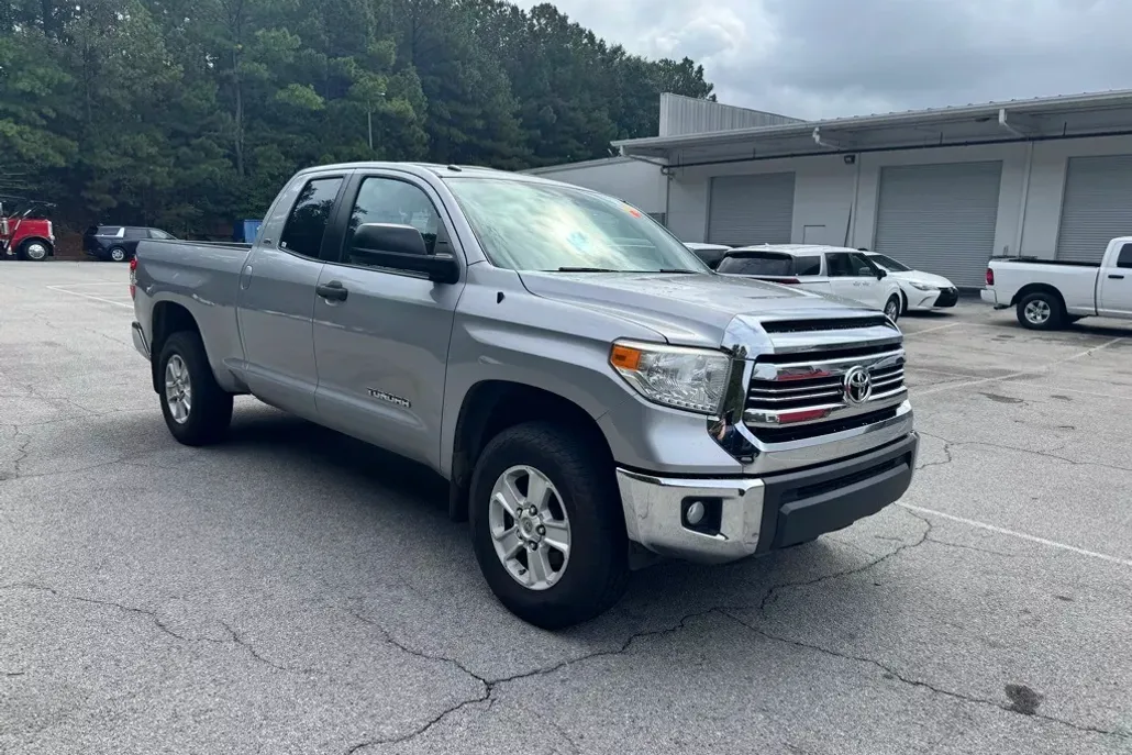 2016 Toyota Tundra SR5 photo 1