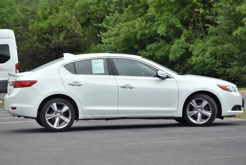2013 Acura ILX 2.0L Technology photo 1