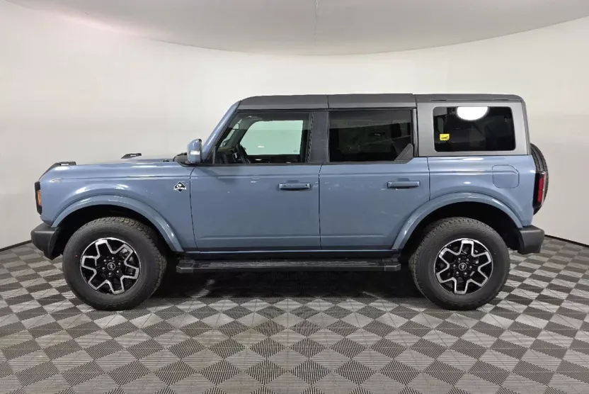2024 Ford Bronco Outer Banks photo 1