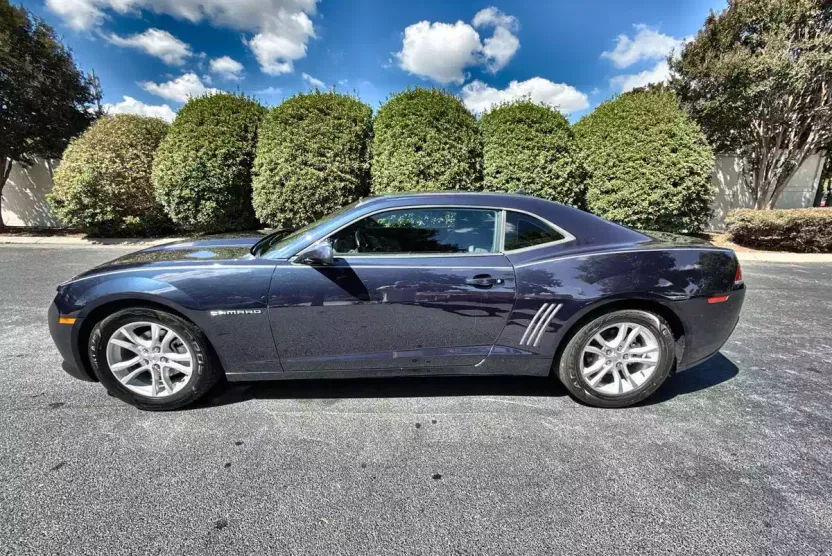 2015 Chevrolet Camaro 1LT photo 1