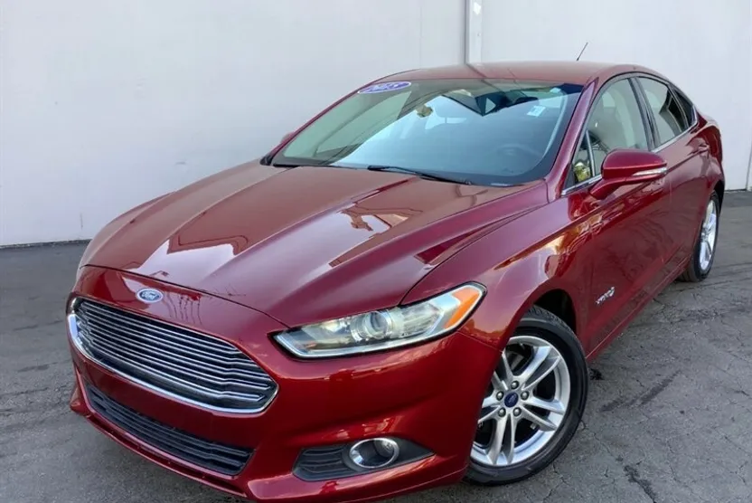 2015 Ford Fusion Hybrid SE photo 1