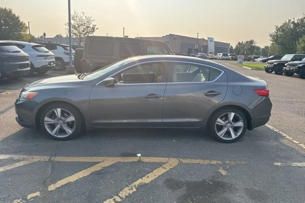 2013 Acura ILX 2.0L Technology photo 1