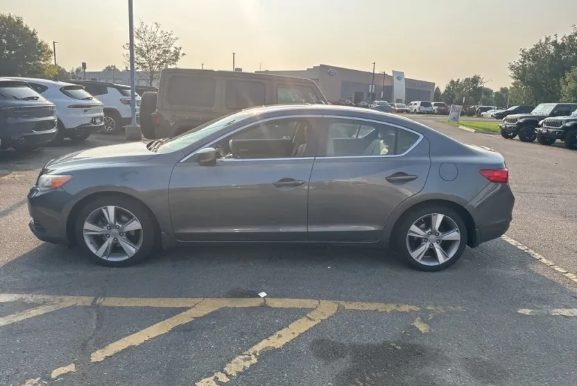 2013 Acura ILX 2.0L Technology photo 1
