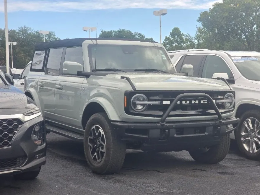 2023 Ford Bronco Outer Banks photo 1