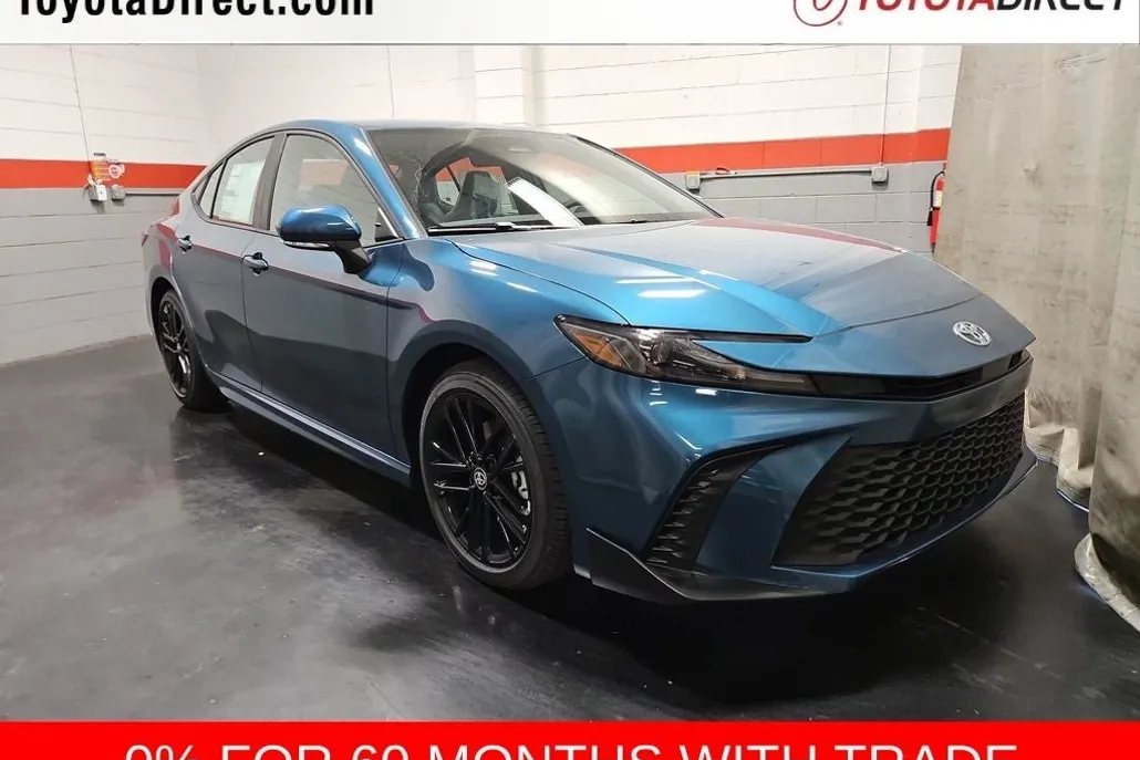 2026 Toyota Camry SE photo 1