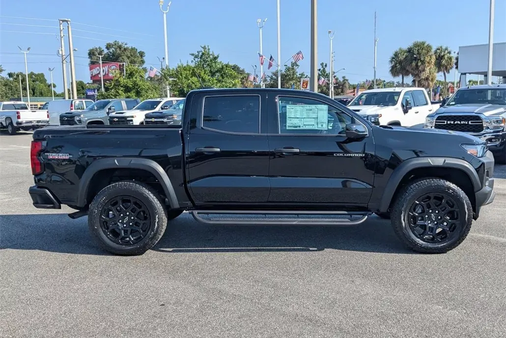 2026 Chevrolet Colorado Trail Boss photo 1