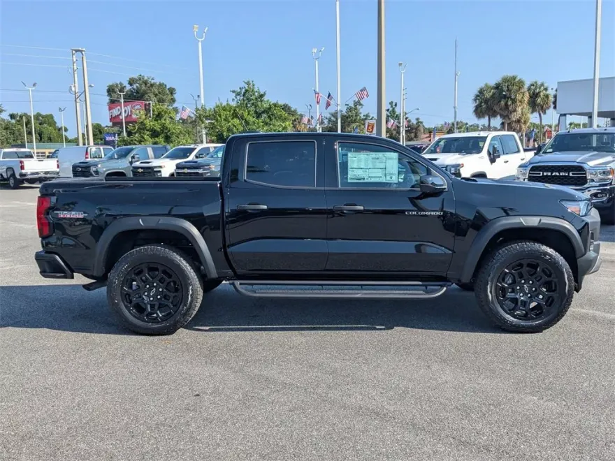 2026 Chevrolet Colorado Trail Boss photo 1