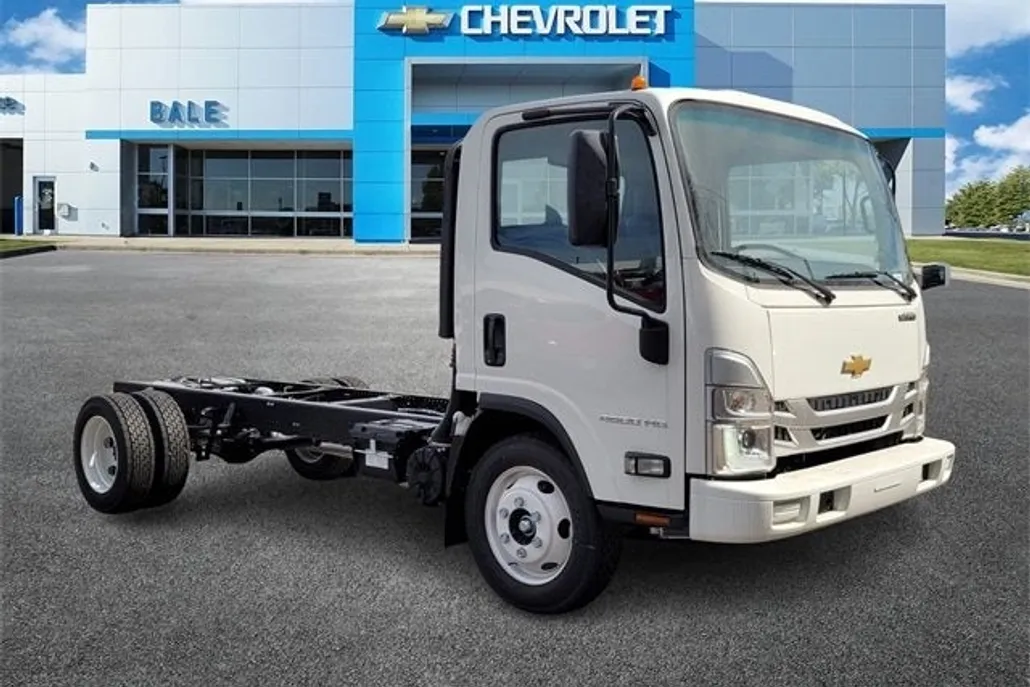 2025 Chevrolet Silverado 4500HD Base photo 1