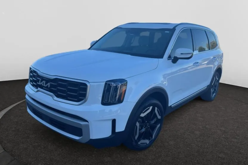 2024 Kia Telluride S photo 1