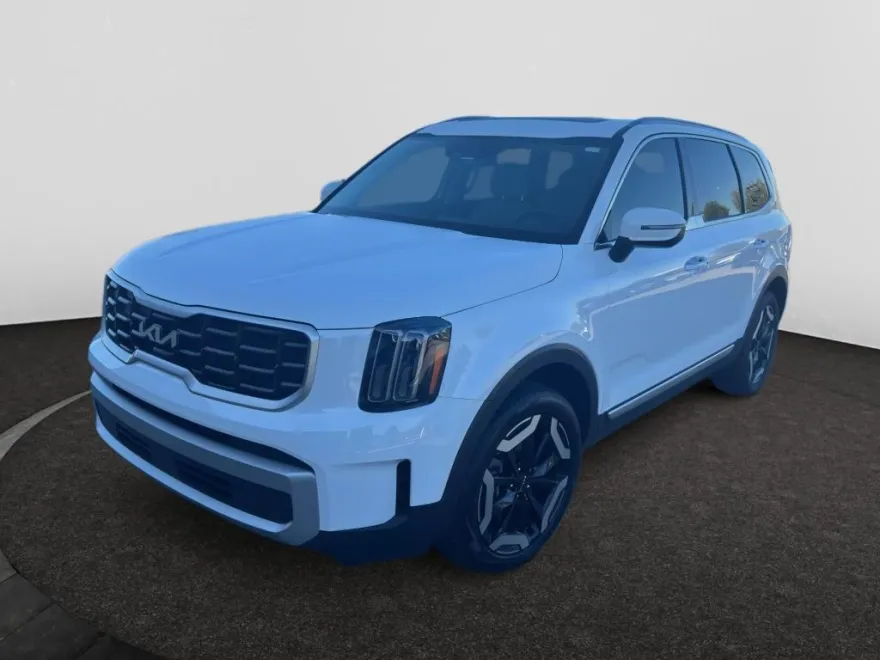 2024 Kia Telluride S photo 1