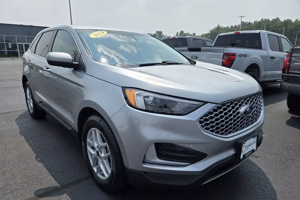 2024 Ford Edge SEL photo 1