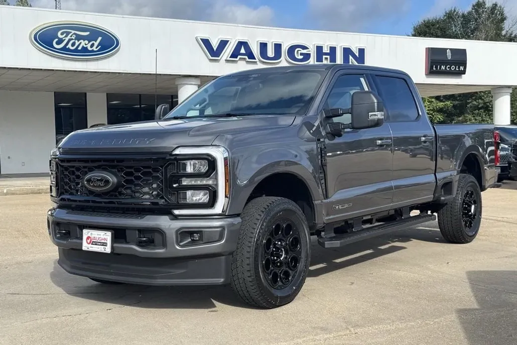 2026 Ford F-250 photo 1