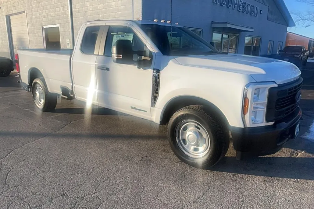 2024 Ford F-350 XL photo 1