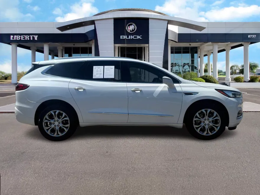2021 Buick Enclave Avenir photo 1