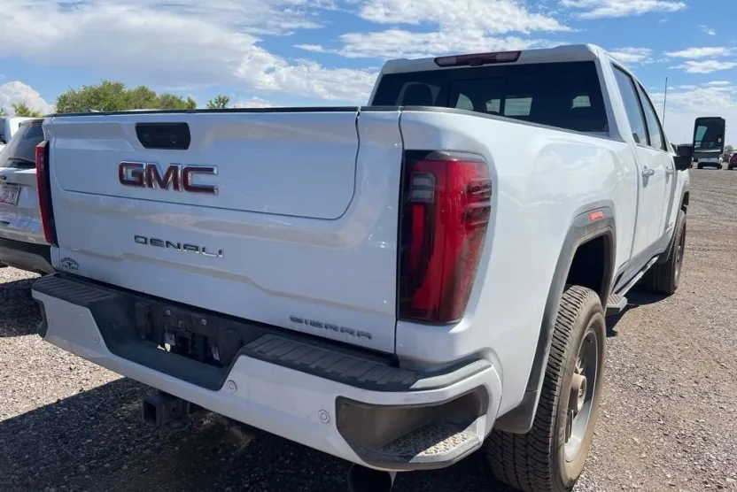 2024 Gmc Sierra 2500 HD Denali photo 1