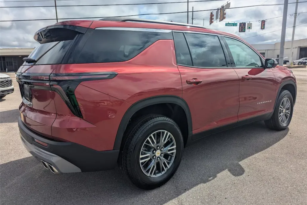 2025 Chevrolet Traverse photo 1
