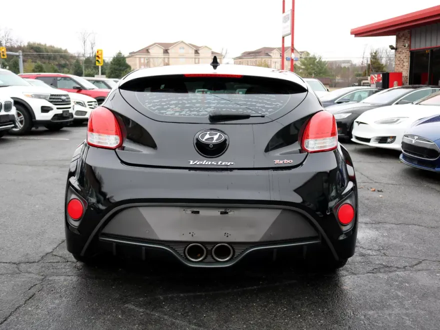2017 Hyundai Veloster Turbo photo 1