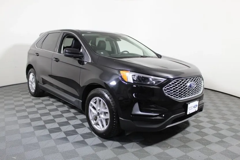 2024 Ford Edge SEL photo 1