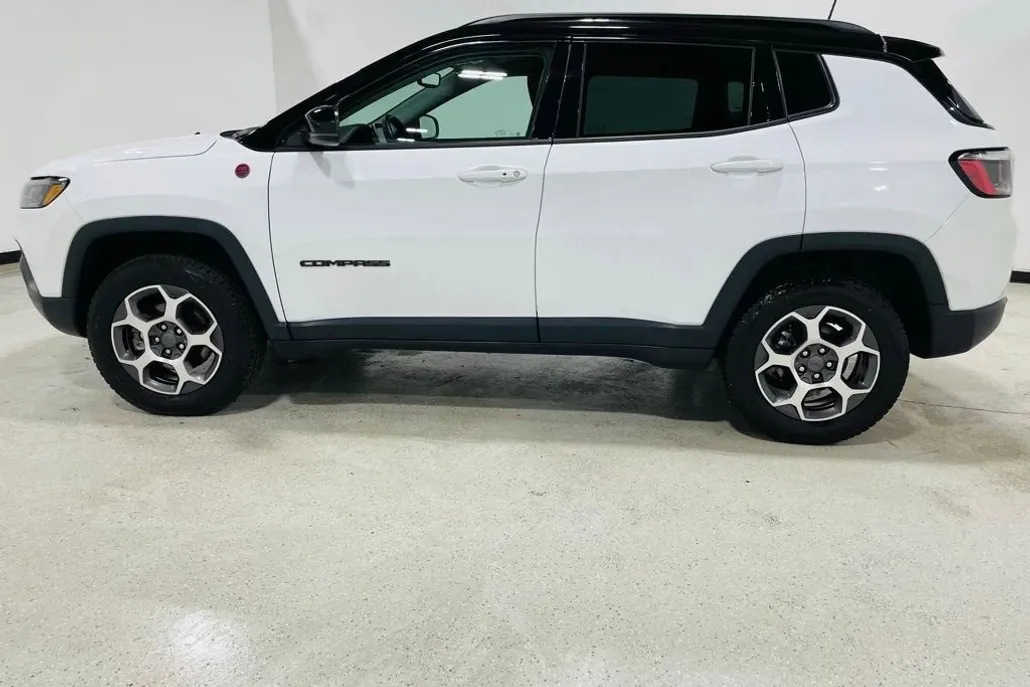 2022 Jeep Compass Trailhawk photo 1