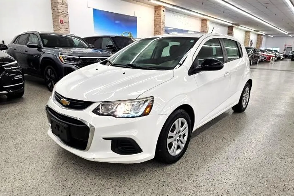 2018 Chevrolet Sonic LT photo 1