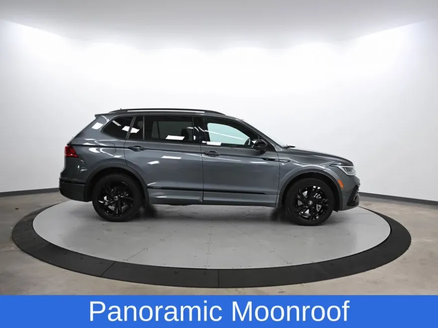 2024 Volkswagen Tiguan SE R-Line Black photo 1
