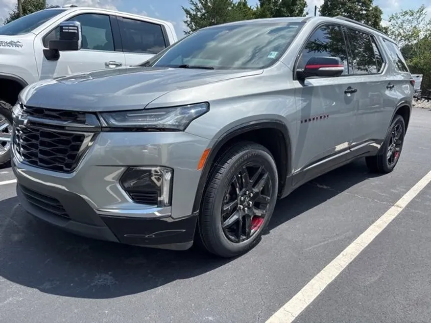 2023 Chevrolet Traverse Premier photo 1