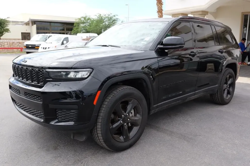 2023 Jeep Grand Cherokee Altitude Sport photo 1