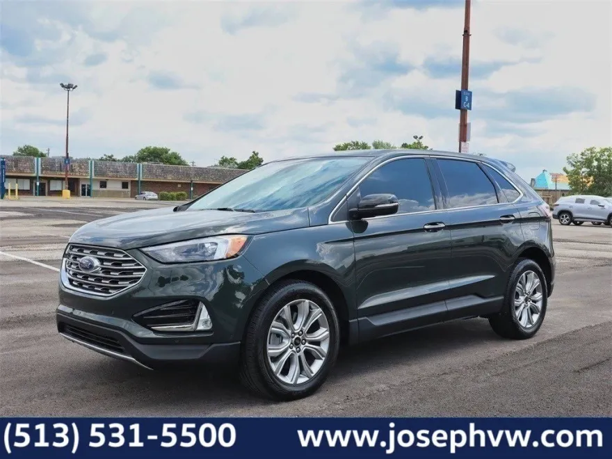 2024 Ford Edge Titanium photo 1