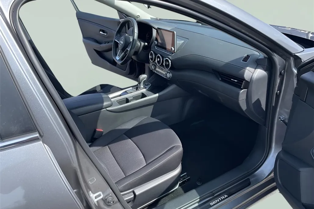 2024 Nissan Sentra SV photo 1