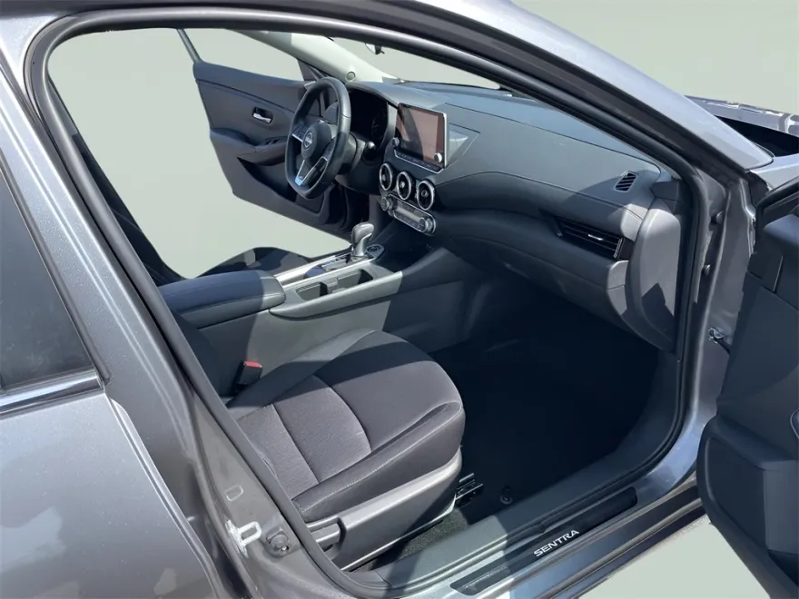 2024 Nissan Sentra SV photo 1