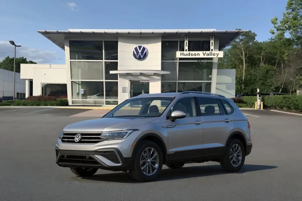 2025 Volkswagen Tiguan SE photo 1