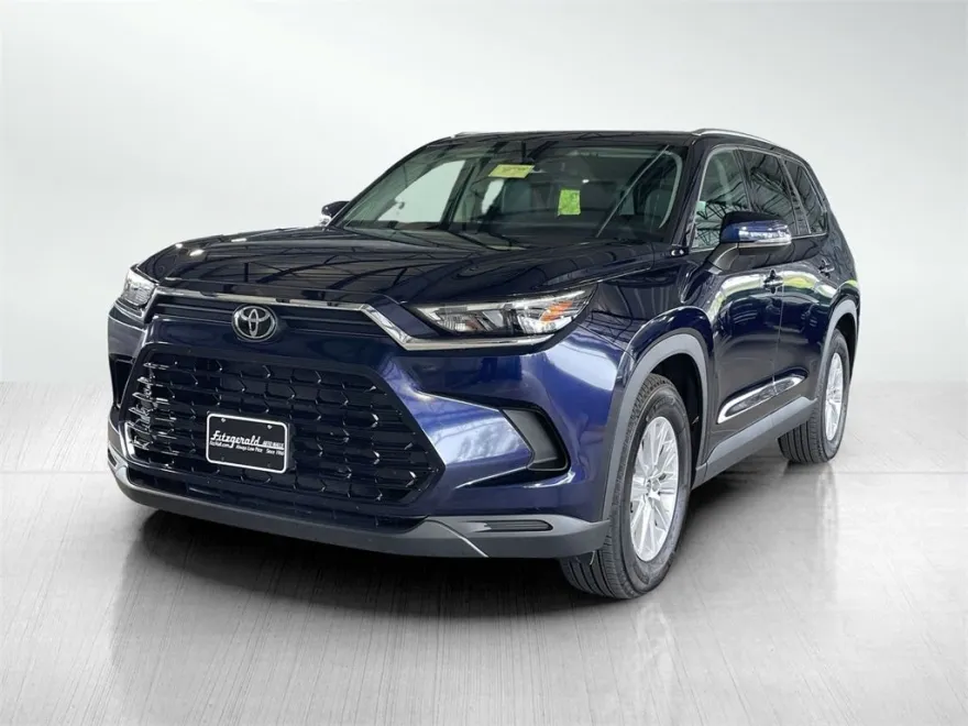 2025 Toyota Grand Highlander XLE photo 1