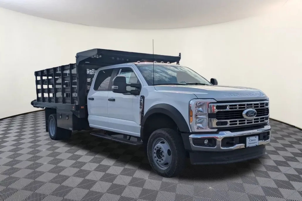 2024 Ford F-550 photo 1