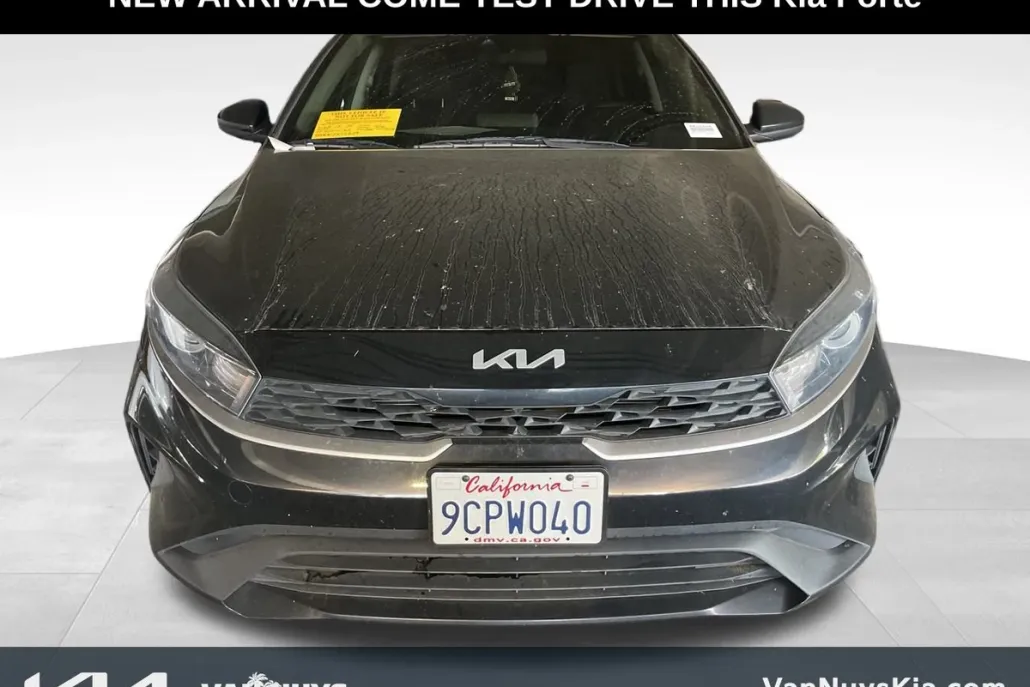 2023 Kia Forte LXS photo 1
